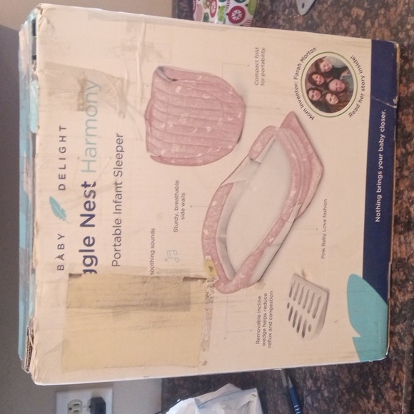 Snuggle Nest Harmony / Portable Infant Sleeper - Picture 2 of 6